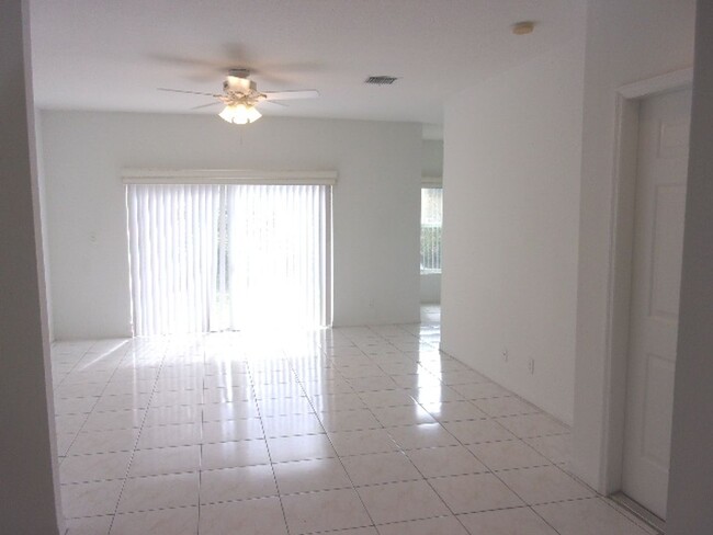 108 Talia Cir in Lake Worth, FL - Foto de edificio - Building Photo