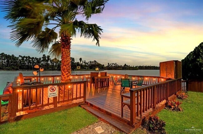 529 Lake Point St in La Joya, TX - Building Photo - Building Photo