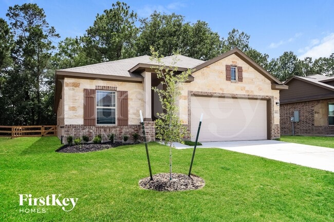 123 Lk Wy Cir in Anahuac, TX - Building Photo - Building Photo