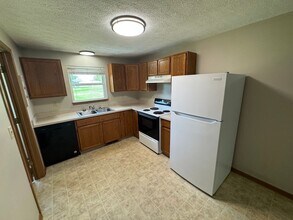 639 W Highland Ave in Wooster, OH - Building Photo - Building Photo