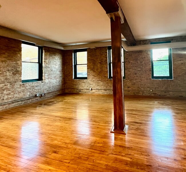 property at 515 N Noble St