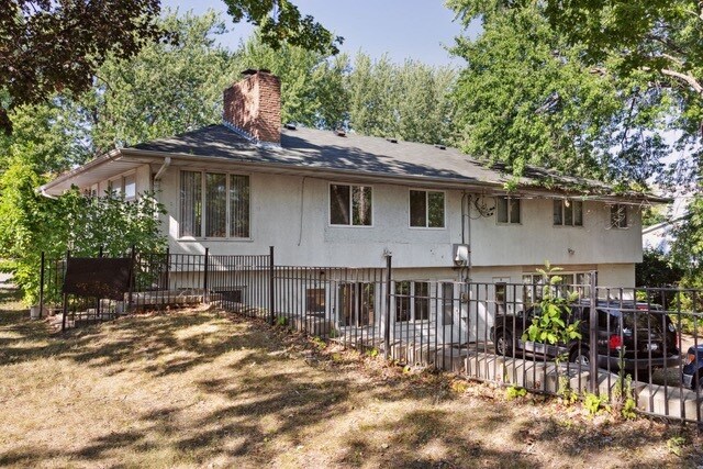 1216 Hewitt Ave in St. Paul, MN - Building Photo