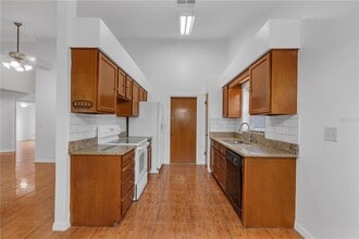 10851 Log House Rd in Clermont, FL - Building Photo - Building Photo