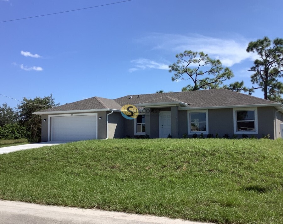 2835 NW 23rd Ave in Cape Coral, FL - Building Photo