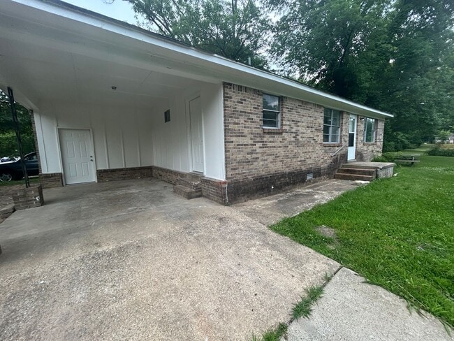 912 S Washington Ave in Brownsville, TN - Building Photo - Building Photo