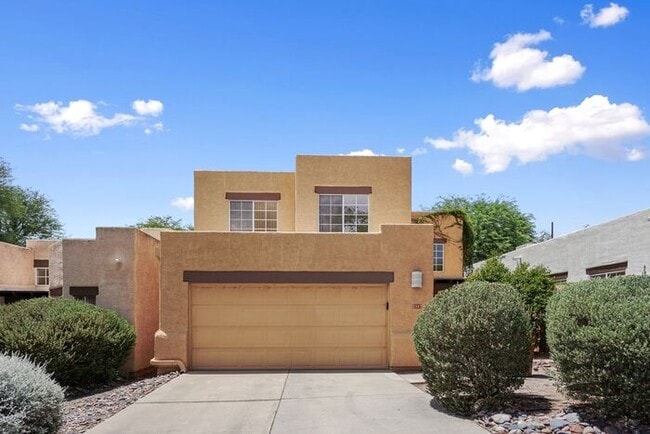 3387 N Wood Violet Ct