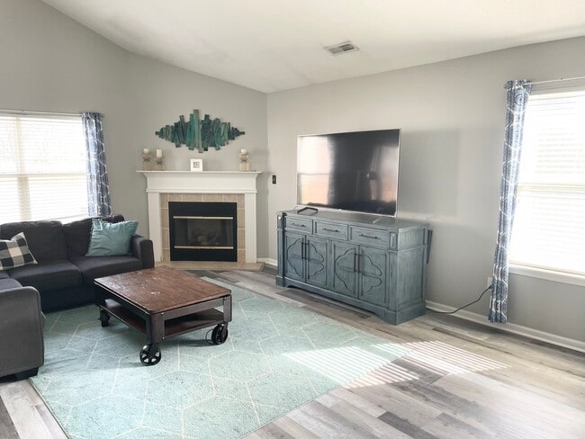 5451 Pelham Way in Indianapolis, IN - Building Photo - Building Photo