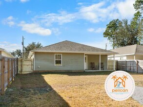 8544 Laredo St in Navarre, FL - Building Photo - Building Photo