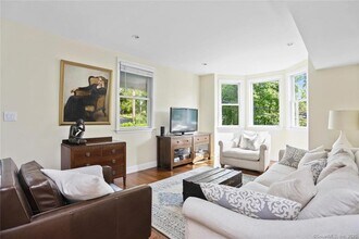 3 Woodland Dr-Unit -A in Greenwich, CT - Building Photo - Building Photo