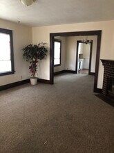 1033 E 28th St, Unit 2 1033 in Erie, PA - Building Photo - Building Photo