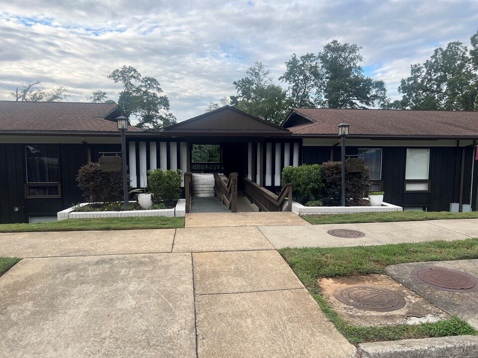 311 W Earle St, Unit A23 in Greenville, SC - Building Photo