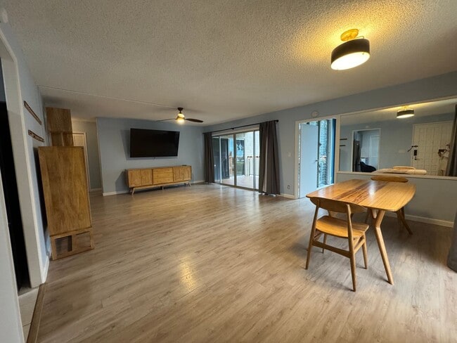 property at 410 Haleloa Pl