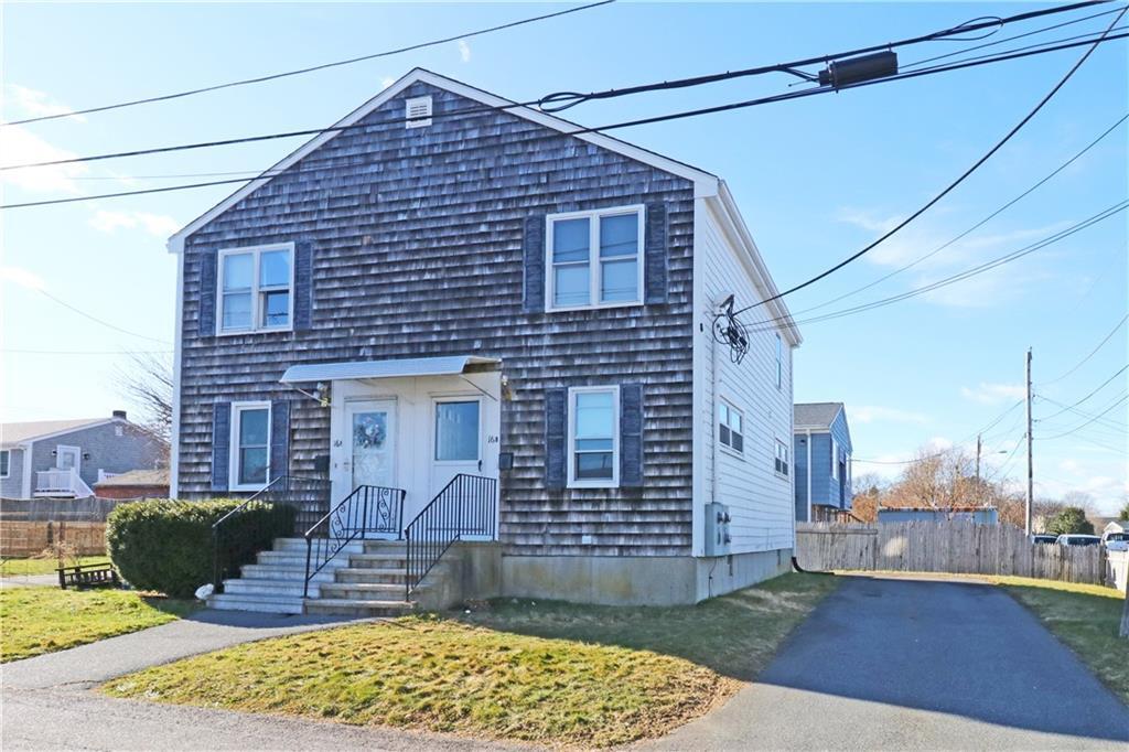 16 Race St-Unit -2 in Middletown, RI - Foto de edificio