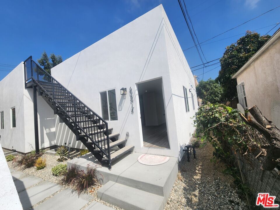 6089 1/4 Horner St in Los Angeles, CA - Building Photo