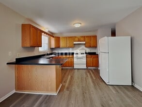 5925 Bluegrass Trl in McHenry, IL - Building Photo - Building Photo