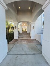 2701 Cazadero Dr in Carlsbad, CA - Foto de edificio - Building Photo