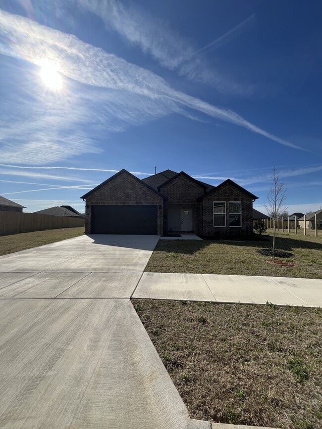 513 W Gosling Isle in Farmington, AR - Building Photo - Building Photo