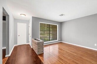 8710 Bertwood St in Houston, TX - Building Photo - Building Photo