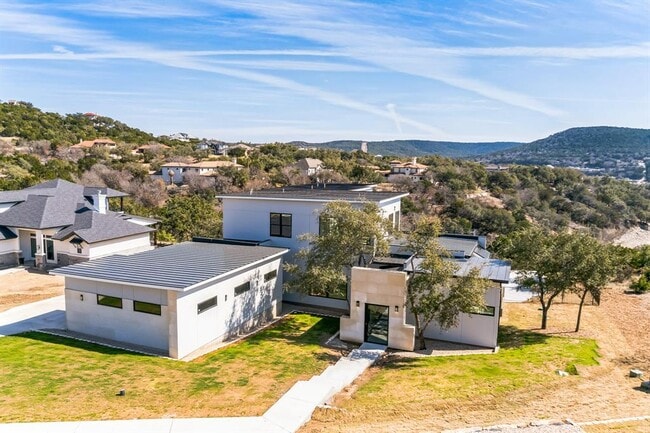 property at 17709 Hunters Hollow