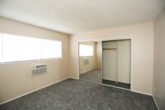 3748 Midvale Ave in Los Angeles, CA - Foto de edificio - Interior Photo