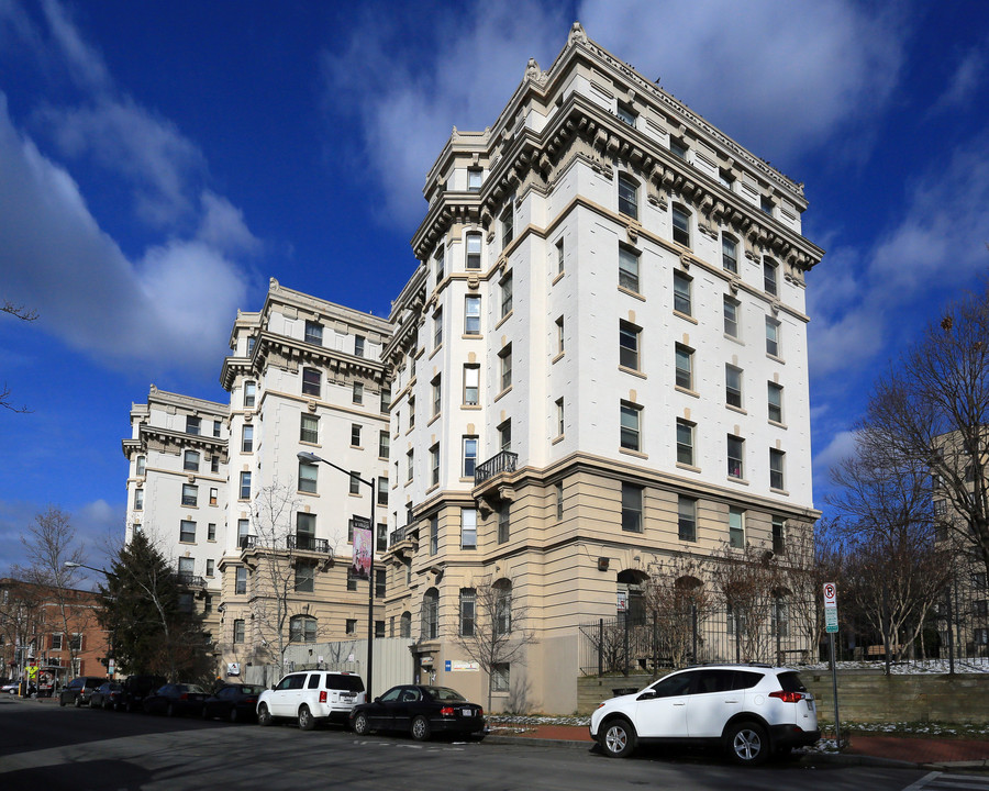 La Renaissance in Washington, DC - Building Photo