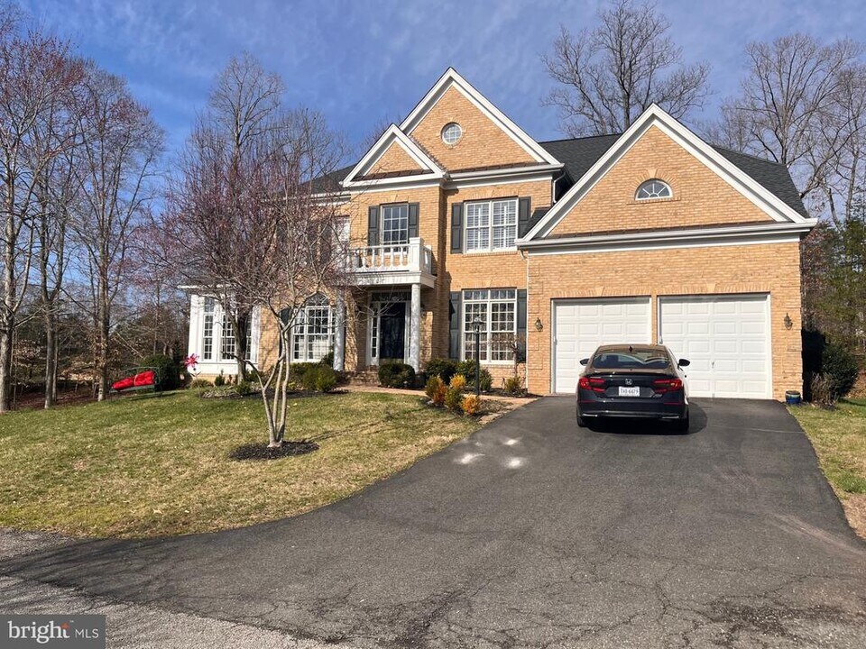 4757 Charter Ct in Woodbridge, VA - Building Photo