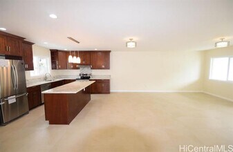 2117 Palolo Ave in Honolulu, HI - Building Photo - Building Photo