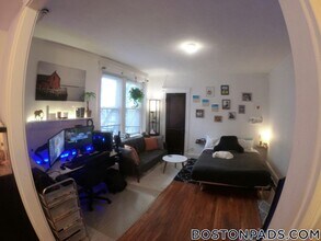 1450 Commonwealth Ave, Unit 16 in Boston, MA - Building Photo - Building Photo