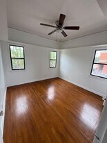 5942 Willoughby Ave in Los Angeles, CA - Building Photo