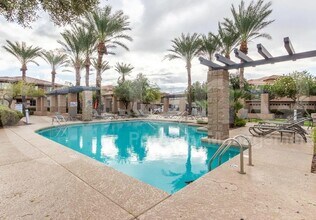 1225 N 36th St in Phoenix, AZ - Foto de edificio - Building Photo
