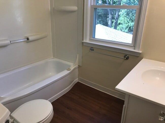 2419 28th Ave in Rock Island, IL - Building Photo - Building Photo