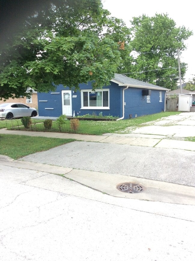 6255 Birmingham St in Chicago Ridge, IL - Building Photo - Building Photo