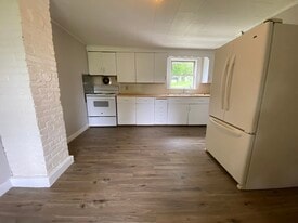 3 Cross St, Unit 1 in West Paris, ME - Building Photo