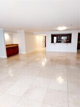 10660 Wilshire Blvd, Unit 309 in Los Angeles, CA - Foto de edificio - Building Photo