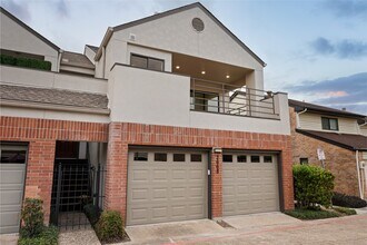 2668 Bering Dr in Houston, TX - Building Photo - Building Photo