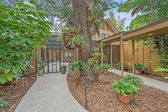 3348 Old Oak Dr in Sarasota, FL - Building Photo - Building Photo