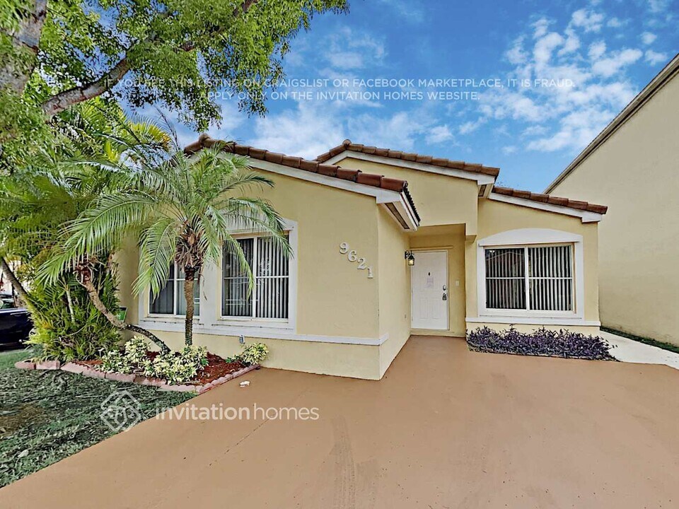 9621 SW 164th Ct in Miami, FL - Building Photo