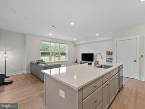 43795 Transit Sq, Unit 107 in Ashburn, VA - Building Photo - Building Photo