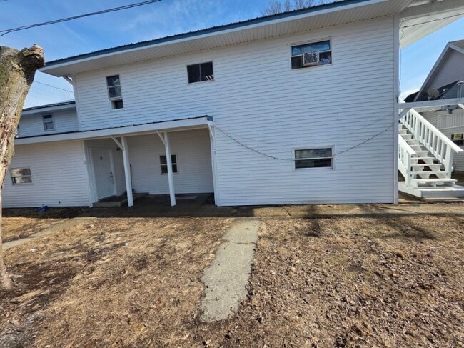 property at 260 W Washington St