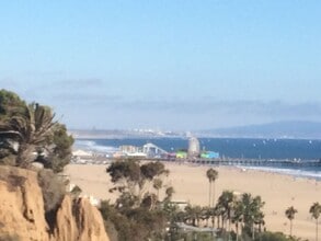 757 Ocean Ave in Santa Monica, CA - Foto de edificio - Building Photo