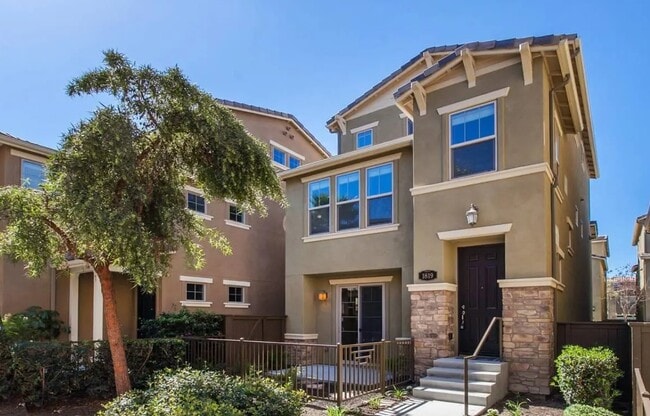 property at 1819 Lavender Ln