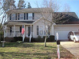 2203 Oak Stream Ln in Apex, NC - Building Photo