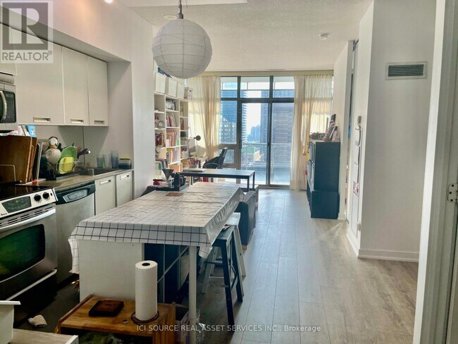 property at 33-1333 Charles St E
