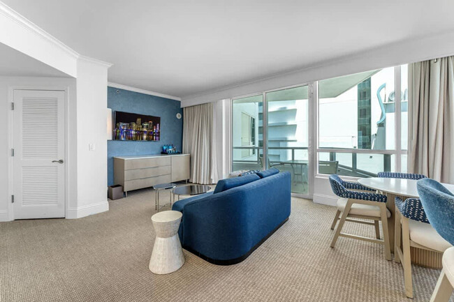 4401 Collins Ave in Miami Beach, FL - Building Photo - Building Photo
