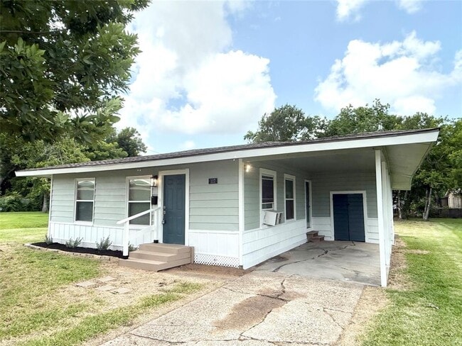 property at 117 Oak Dr