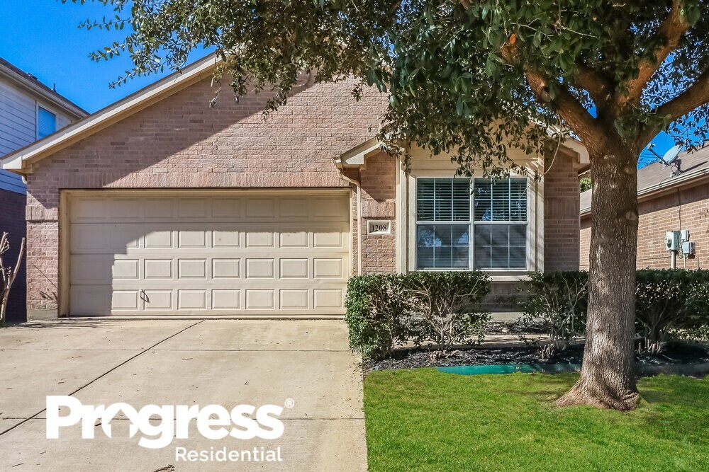 1208 Kielder Cir in Fort Worth, TX - Foto de edificio