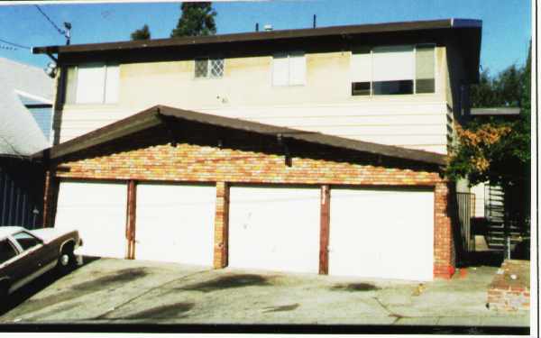 3072 Lynde Ave in Oakland, CA - Building Photo - Building Photo