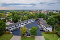 Lux Off Riverwalk in Wichita, KS - Foto de edificio - Building Photo