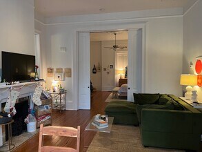 215 W Gwinnett St, Unit Apt. 1 in Savannah, GA - Foto de edificio - Building Photo