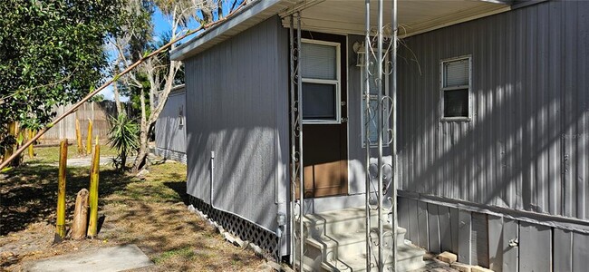 21341 Campbell Dr in Brooksville, FL - Building Photo - Building Photo